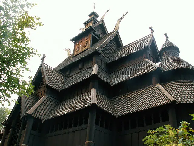 Ceremonial house, Viking church with multi-storey roof