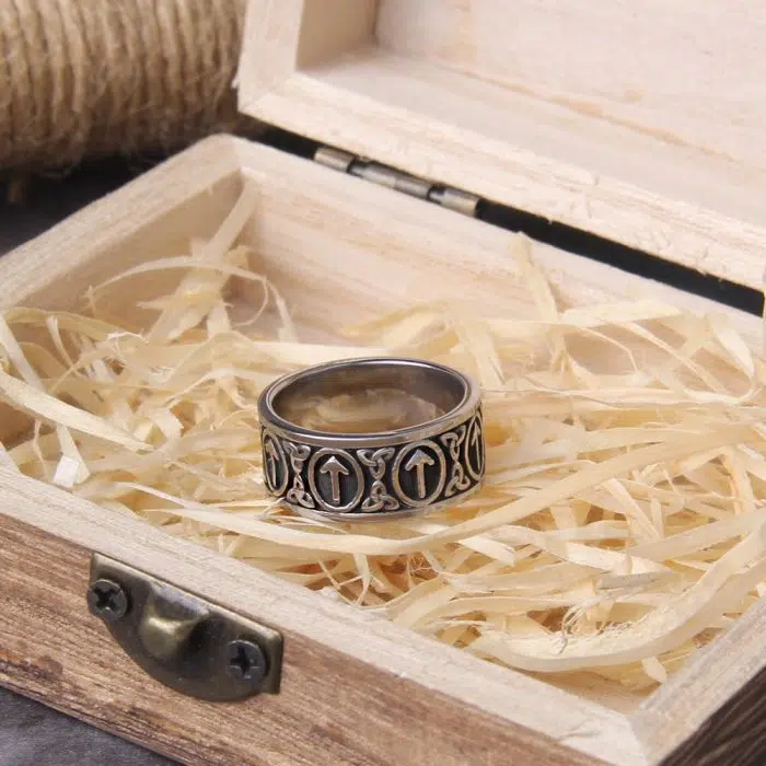 Viking Ring Tyr